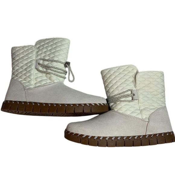 MUK LUKS Shoes - MUK LUKS Women's Winter White Quilted Bootie Faux Fur Lined Winter Boot